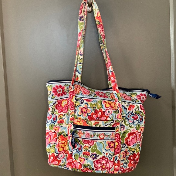 💐 Floral Vera Bradley Bag 💐 - Picture 1 of 4